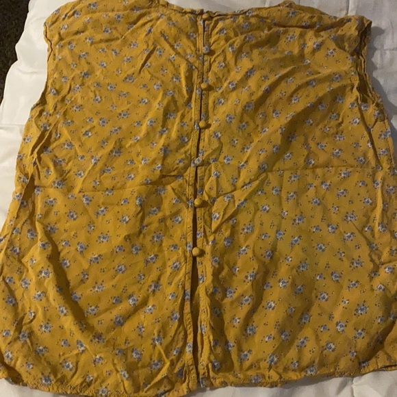 Cute yellow Abercrombie and Fitch, size small - Picture 2 of 3
